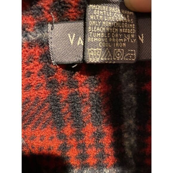 Van Heusen plaid flannel shirt - Picture 6 of 6